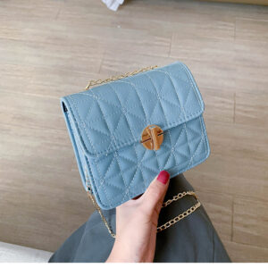 Bolso acolchado broche