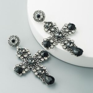 ARETES CRUZ