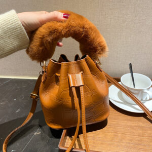 CROSSBODY BOMBONERA