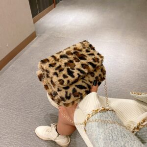 CROSSBODY ANIMAL PRINT